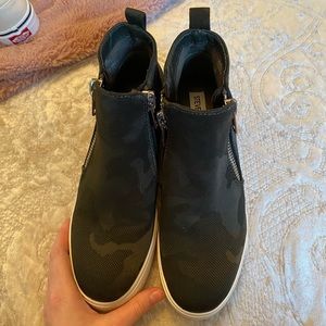 Steve Madden wedge tennis shoe